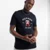 Tommy Hilfiger Graphic Logo T-shirt In Navy For Men Desert Sky -Tommy Hilfiger Store 204311294 1 desertsky