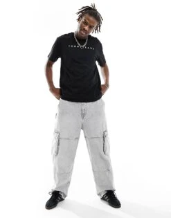 Tommy Jeans Regular Linear Logo T-shirt In Black For Men -Tommy Hilfiger Store 205439683 3