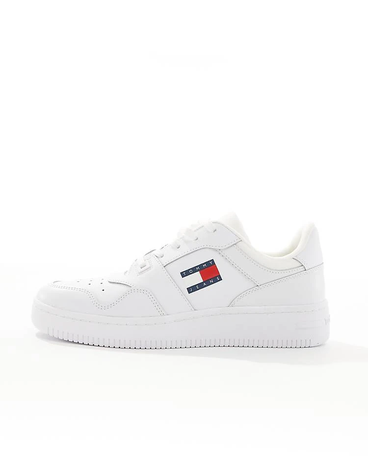 Tommy Jeans Retro Basket Essential Trainers In White For Men 4 Tommy Jeans Retro Basket Essential Trainers In White For Men - Image 2