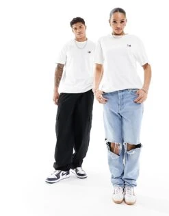 Tommy Jeans Unisex Regular Badge Logo T-shirt In White For Unisex 9 Tommy Jeans Unisex Regular Badge Logo T-shirt In White For Unisex -Tommy Hilfiger Store 205849329 3