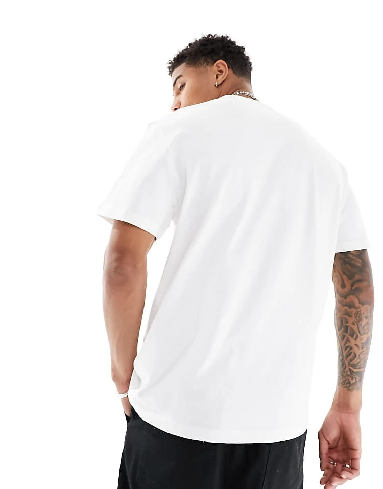 Tommy Jeans Unisex Regular Badge Logo T-shirt In White For Unisex 6 Tommy Jeans Unisex Regular Badge Logo T-shirt In White For Unisex - Image 4