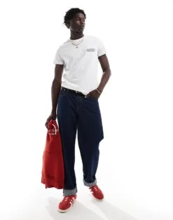 Tommy Hilfiger Badge Logo T-shirt In White For Men -Tommy Hilfiger Store 206362647 3