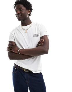 Tommy Hilfiger Badge Logo T-shirt In White For Men -Tommy Hilfiger Store 206362647 4