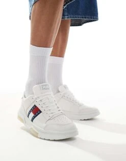 Tommy Jeans Brooklyn Flag Trainers In White For Men Ecru