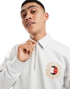 Tommy Jeans Explorer Luxe Logo Half Zip Sweatshirt In Grey For Unisex Silver Grey -Tommy Hilfiger Store 206379638 1 silvergrey 1