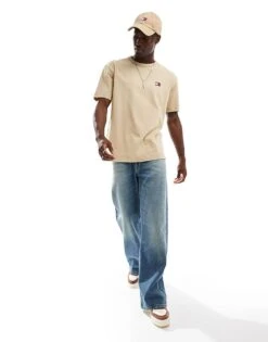 Tommy Jeans Badge Logo T-shirt In Beige For Men Gentle Gold -Tommy Hilfiger Store 206379749 1 gentlegold 1