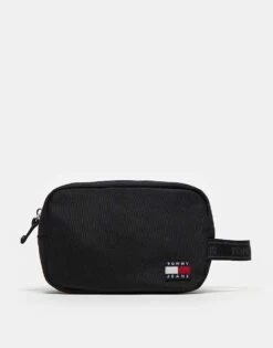 Tommy Jeans Essential Daily Washbag In Black For Men -Tommy Hilfiger Store 206885427 1 black 1