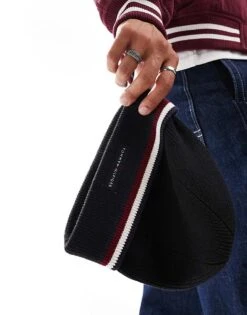 Tommy Hilfiger Logo Knitted Beanie In Black For Men -Tommy Hilfiger Store 206885748 4