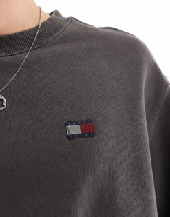 Tommy Jeans Badge Sweatshirt In Washed Black For Men -Tommy Hilfiger Store 207285817 3