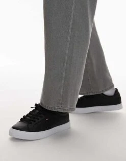 Tommy Hilfiger Icon Leather Court Trainers In Black For Men