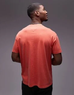 Tommy Jeans Regular Badge Logo T-shirt In Red For Men Bright Vermillion -Tommy Hilfiger Store 207795007 3