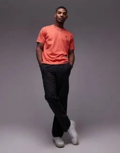 Tommy Jeans Regular Badge Logo T-shirt In Red For Men Bright Vermillion -Tommy Hilfiger Store 207795007 4