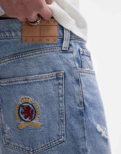 Tommy Jeans Isaac Crest Pocket Relaxed Denim Jorts In Light Wash For Men Denim Light -Tommy Hilfiger Store 207795913 3