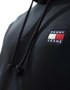 Tommy Jeans Tommy Badge Drawstring Hoody In Black For Men -Tommy Hilfiger Store 208041033 4